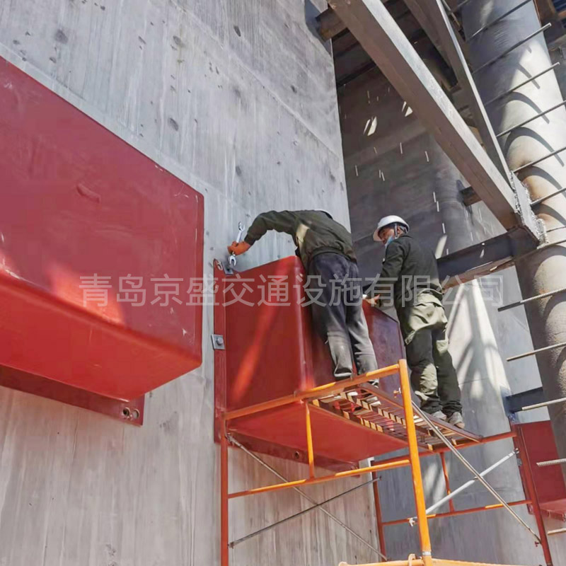 汕尾長沙灣大橋固定護(hù)舷