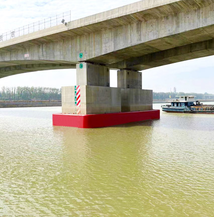 橋梁防撞，橋梁防撞設(shè)施，橋墩防撞，橋墩防撞設(shè)施，防撞護(hù)舷，橋墩防撞護(hù)舷，復(fù)合材料防撞設(shè)施，鋼覆防撞圈設(shè)施，固定式防撞設(shè)施，自浮式鋼覆復(fù)合材料，frp防撞圈，防撞圈 